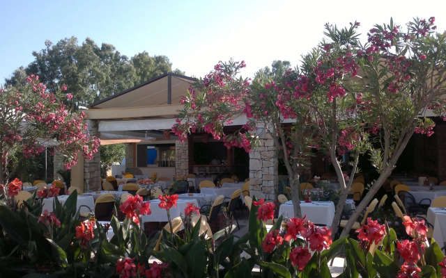 Three Stars Beach Hotel
