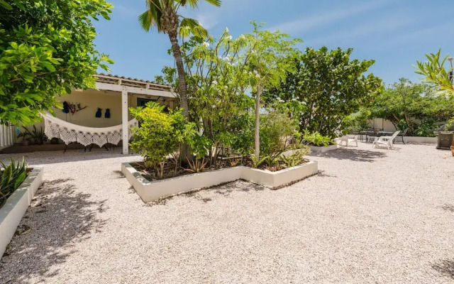 Mangel Halto Aruba one Minute Walk to Beach Apt1