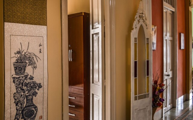 Hostal Balcones 2, Knocking on Cuba