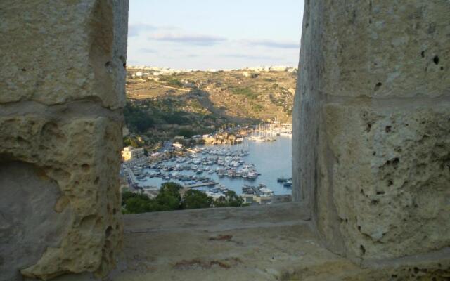 Fort Chambray Apartment