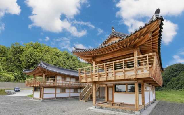 Gyeongju Arayard Pension