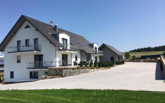 Landhaus Ferienwohnungen mit Pool und Wellness