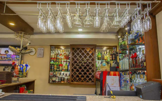 Capital O 338 Yellow Pagoda Hotel