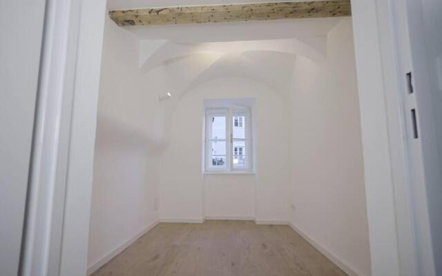 Cozy/Tiny/Creative living in a historical old town