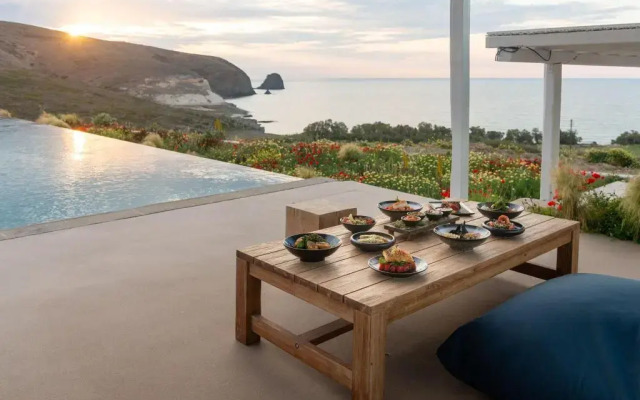 Milos Breeze Boutique Hotel