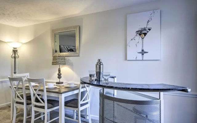 Modern Townhome w/ Deck & Golf Course Views!