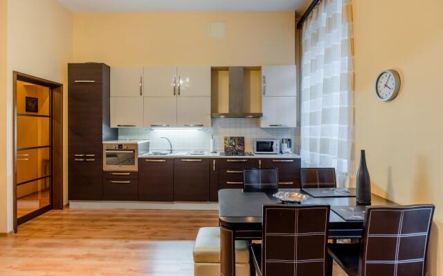 DeRent Aparts (ДеРент Апартс) на набережной реки Мойки 6