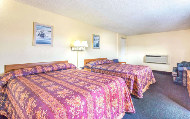 Travelodge by Wyndham Virginia Beach Bay Beach