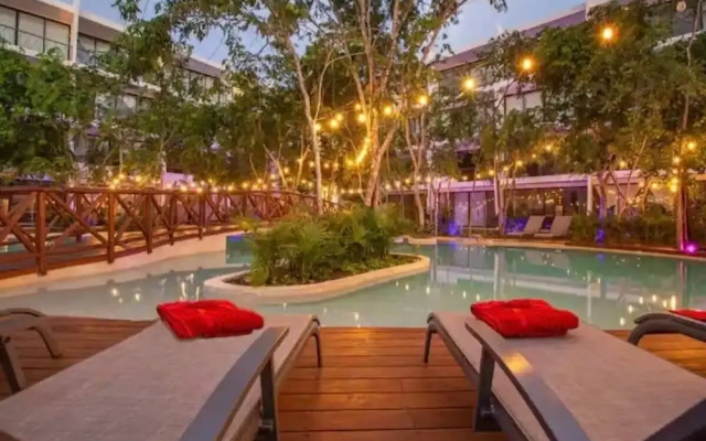 Studio W/private Pool Gym Relaxing Green Areas