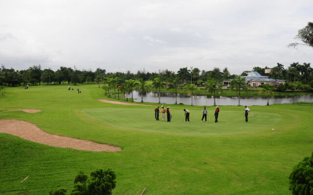 City Golf Resort Hotel