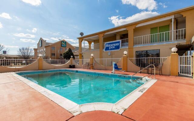Econo Lodge Waco North I-35