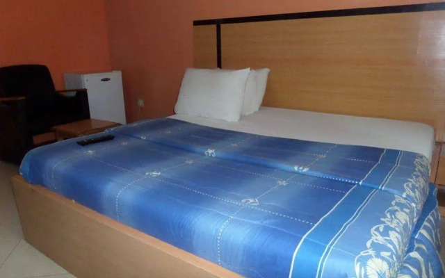 Sada Cruz Hotel & Suites