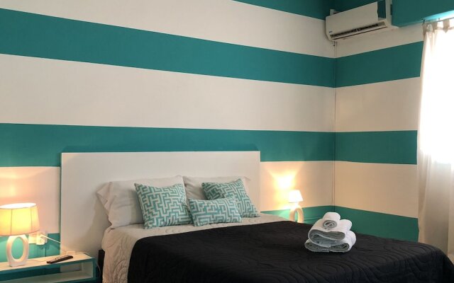 Defensa 821 Bed & Breakfast