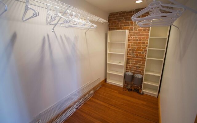 MTLVacationRentals - The City Chalet