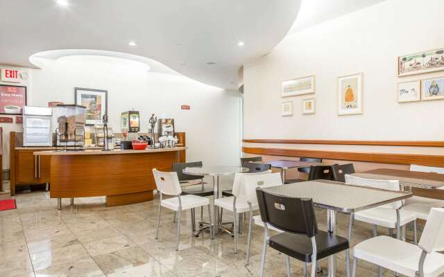 Econo Lodge West Haven