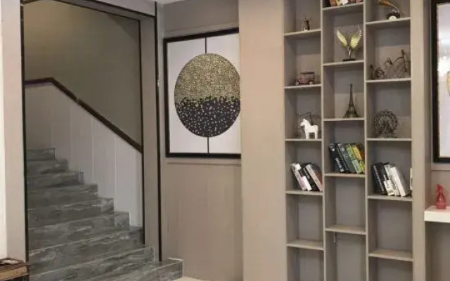 Huilong Hotel