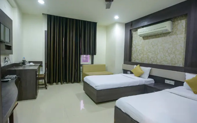 Fabhotel Kamla Regency
