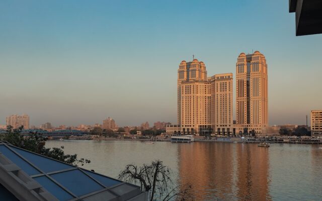 Riverside Hotel