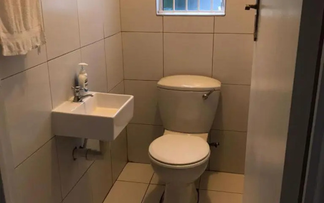 Everly4 Guest Apartment