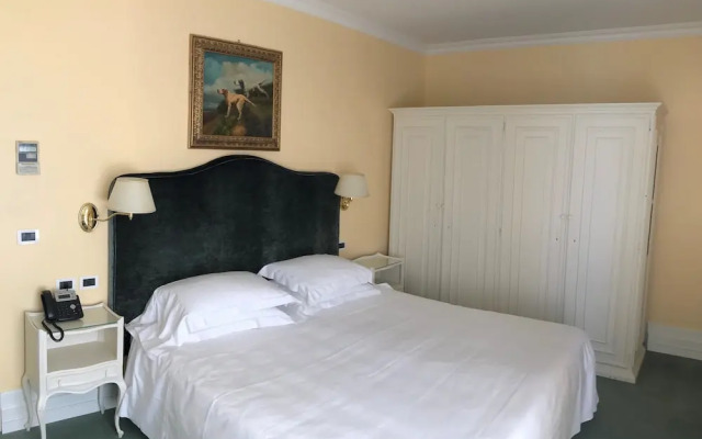 Hotel Riviera & Maximilians