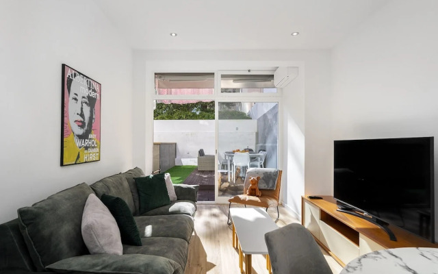 Suburban Serenity Family Home With Pool