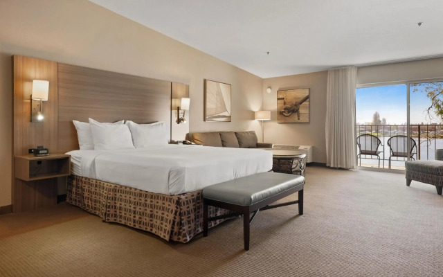 Executive Inn & Suites Embarcadero Cove