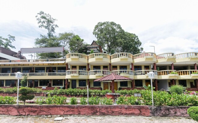 Airy Sipora Pora 4 Parapat