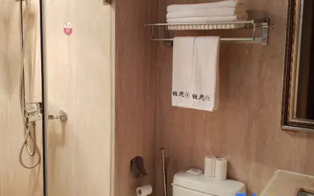 2.  Qianyuan Boutique Apartment, Jiuzhaoye Square Store