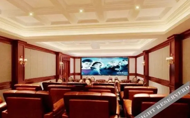 Vienna Hotel (Liuyang River Bridge Pedestrian Street)