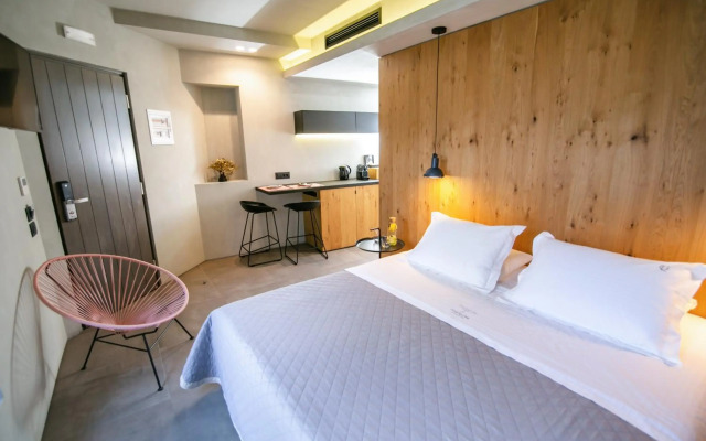 Marquise Suites - Adults Only