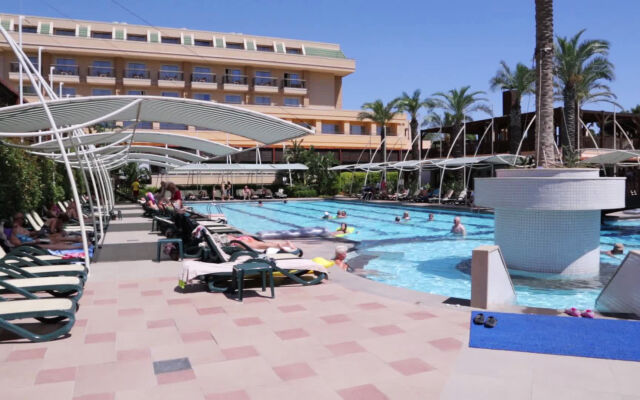 Crystal De Luxe Resort & Spa – All Inclusive