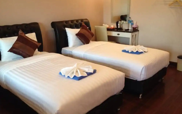 Naris Phuview Resort