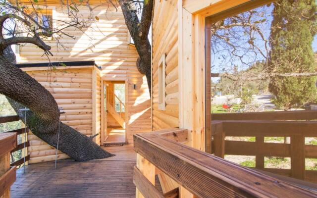Romantic Tree House
