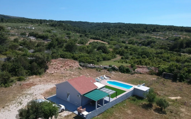 Nane Garden House With Heated Pool
