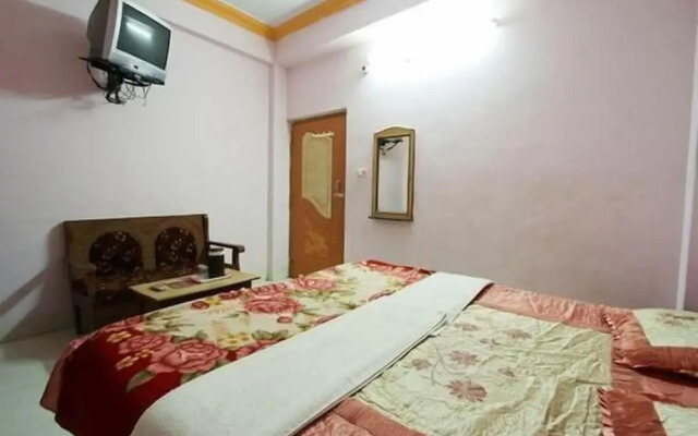 ADB Rooms Hotel Vallabh Darshan