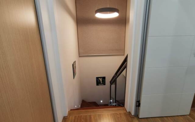 Serviced Waterfront Whole Villa Sydney