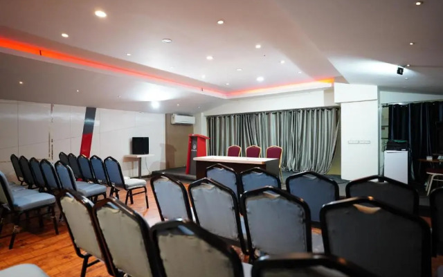 Emarald Hotel Calicut