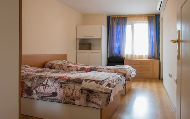 FM Deluxe 2- BDR Apartment - Youth Hill Plovdiv