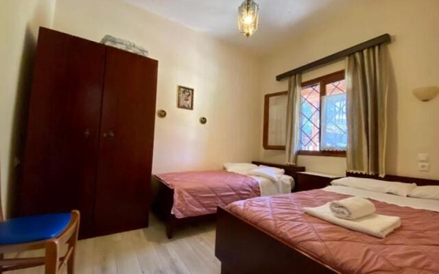 Menelaos Apartments