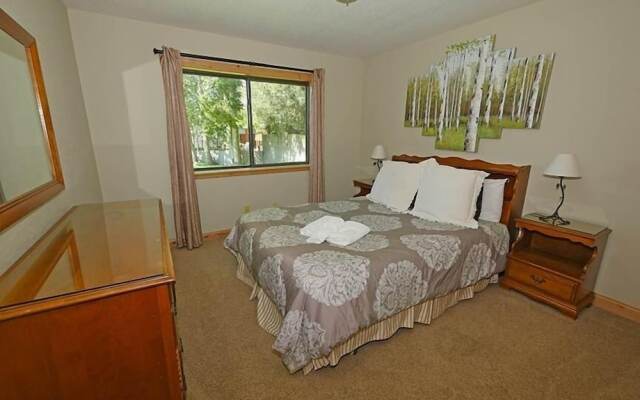 596 Danube Drive 3 Bedroom Home by RedAwning