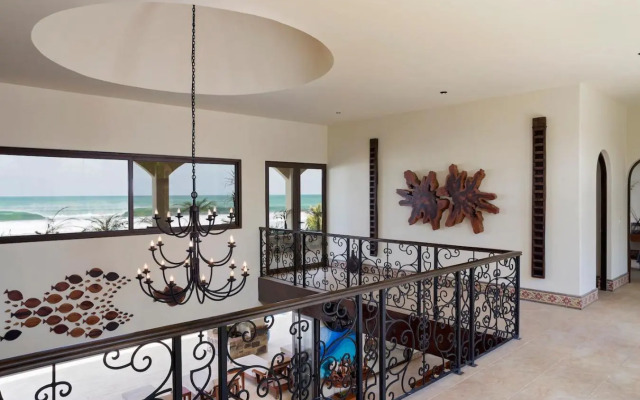 Fort Walker (Beachfront House+Studio)