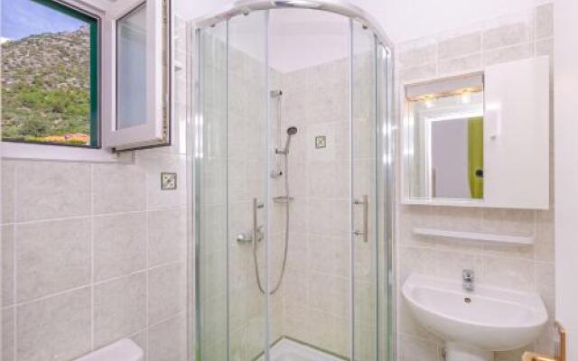 Sunny House Free Parking