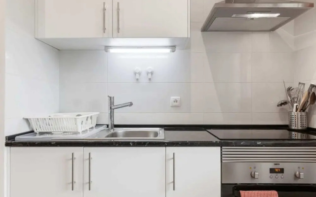 Beautiful 1 Bedroom Apartment Near Benfica