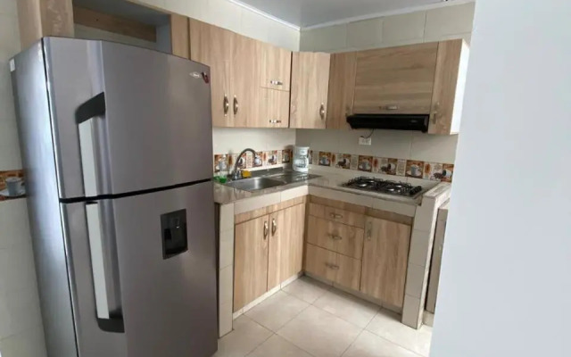 Hermoso apartamento con piscina y ascensor.