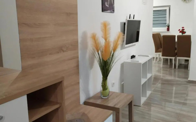 Apartmani Mira