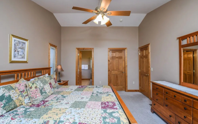 Moonrise Retreat 4 Bedroom House