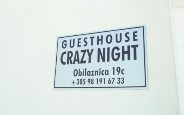 Guesthouse Crazy Night