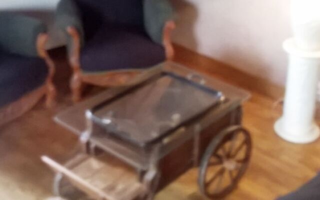 House With 2 Bedrooms in Les Eyzies-de-tayac-sireuil, With Enclosed Ga