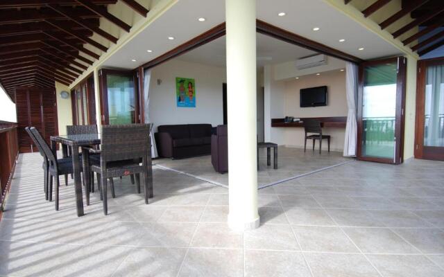 LionsDive Beach Resort