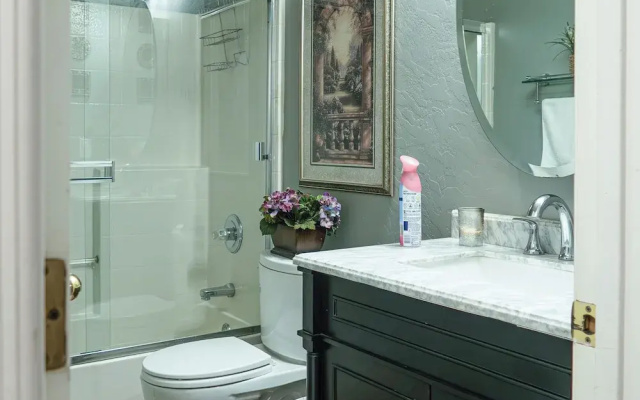 Spacious, Fully Equipped 5BR Home w/ Pool